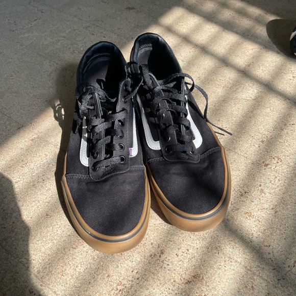 Vans Other - Vans old skool men’s size 10.5 black with gum bottom